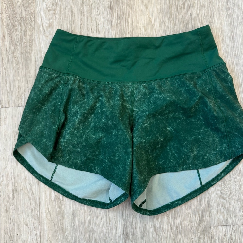 Lululemon Shorts 2.5" Length Green